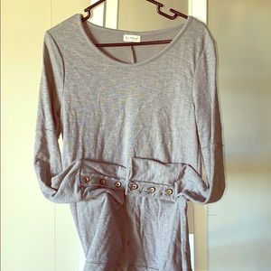 Three Birds Nest  button sleeve Top